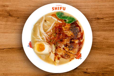 Spicy Fried Chicken Ramen - - - 13,50€
